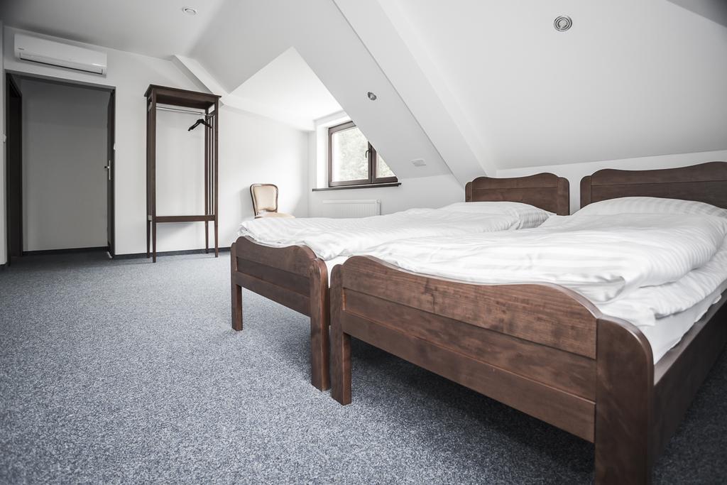 W Starym Mlynie Bed and Breakfast Milicz Rum bild