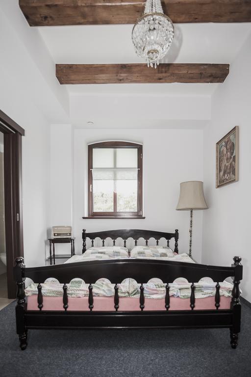 W Starym Mlynie Bed and Breakfast Milicz Rum bild