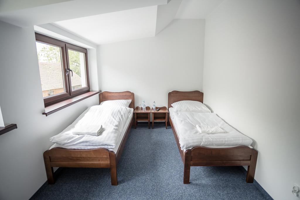 W Starym Mlynie Bed and Breakfast Milicz Rum bild