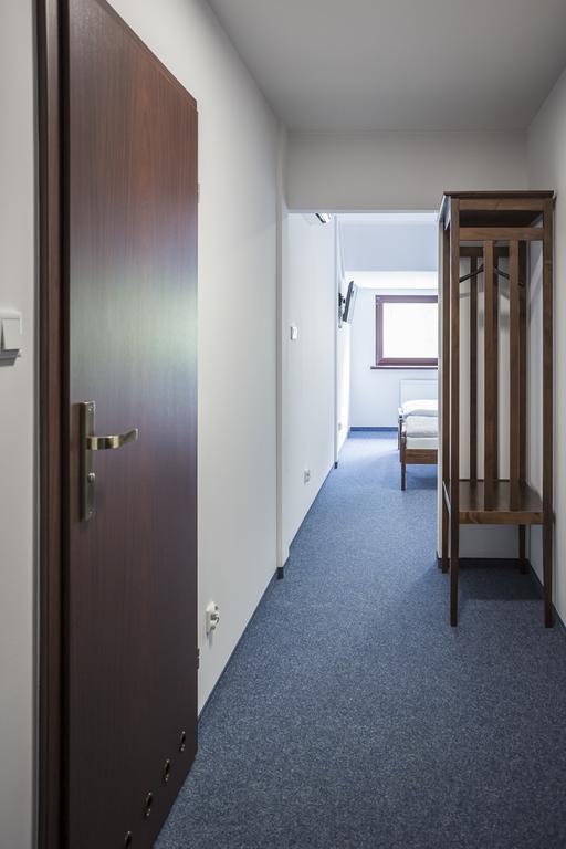 W Starym Mlynie Bed and Breakfast Milicz Rum bild